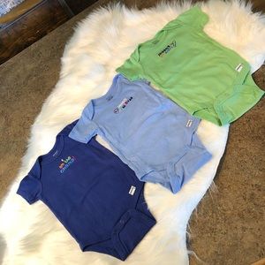 Set of 3 Gerber 6-9 month baby bodysuit